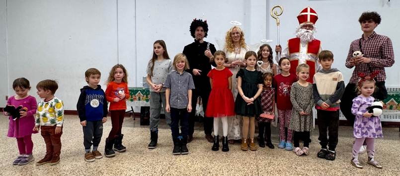 A group of children posing for a photo
AI-generated content may be incorrect.